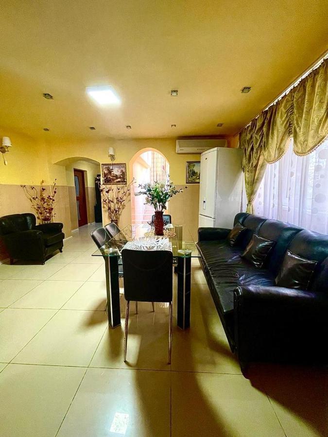 Pensiune Perla Dunarii Giurgiu ภายนอก รูปภาพ